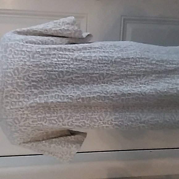 White and gray leopard Plus - Picture 5 of 5